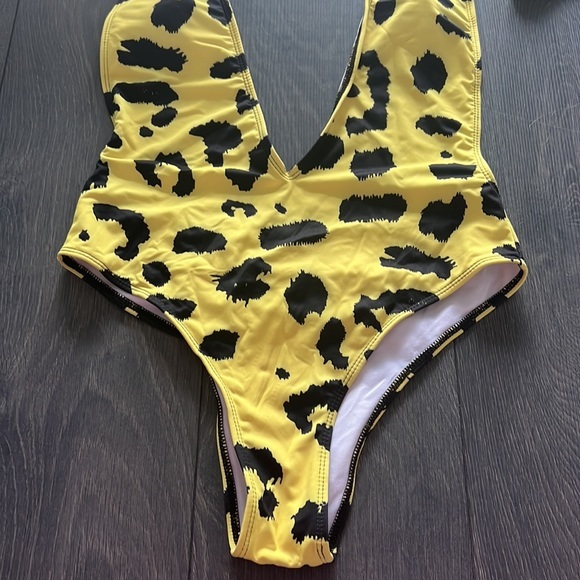 Leopard One Piece Wraparound Swimsuit Thong style bottom half like new sims Smal - Picture 4 of 7